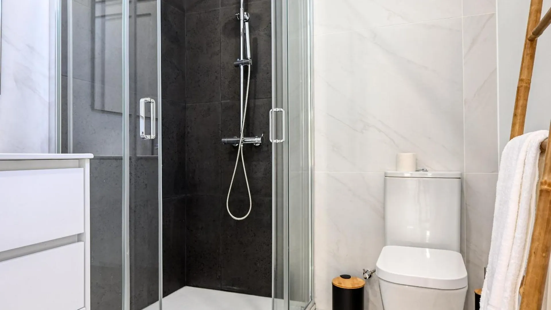 Apartamento Beco Santa Emilia 2I, A Home In Madeira Funchal  Portugal